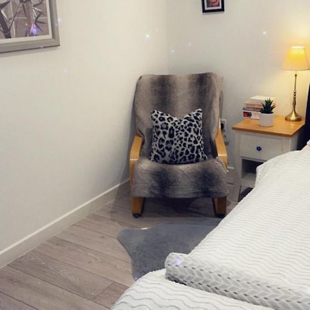 Stay In Woking With Benita Horsell Luaran gambar